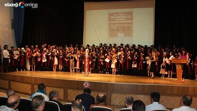 Fırat tıp 29. dönem mezunlarını verdi