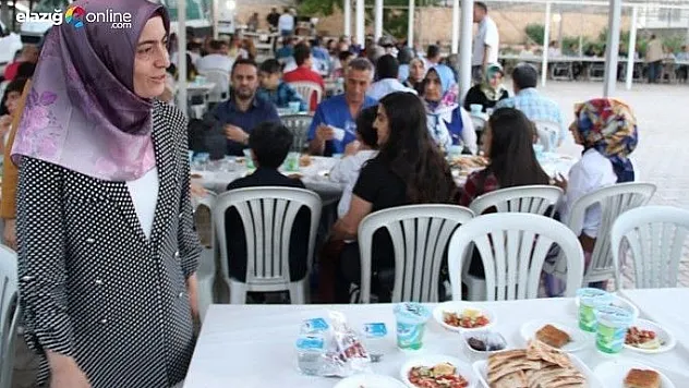 Hastane çalışanları ile hasta aileleri iftarda buluştu