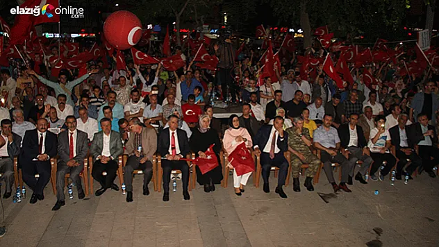 Elazığ'da demokrasi nöbeti devam ediyor