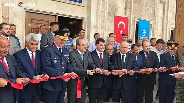 Askeri birlikte tam teşekküllü cami hizmete açıldı