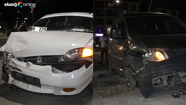 Elazığ'da iki araç kafa kafaya çarpıştı!