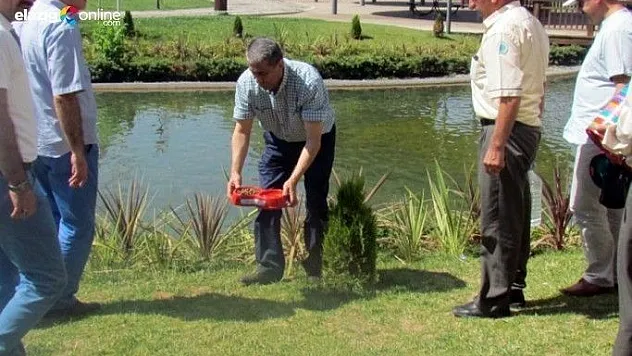 Elazığ'da sokak hayvanları için su kapları yerleştrildi