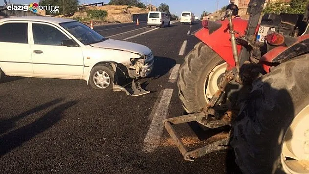 Traktör ile otomobil çarpıştı: 3 yaralı