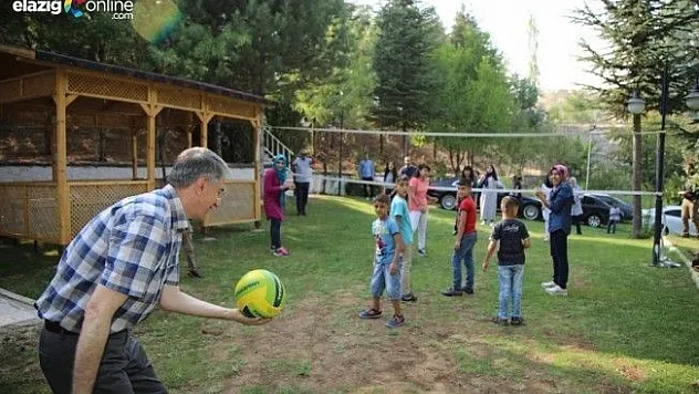Başkan Yanılmaz, Sevgi Evlerindeki çocuklarla piknik yaptı
