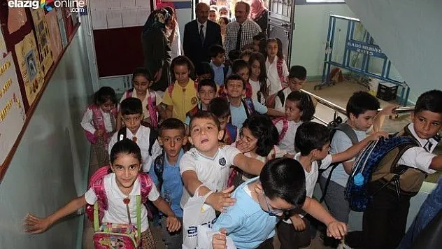 Elazığ'da 125 bin öğrenci ders başı yaptı
