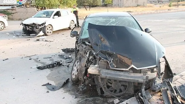Elazığ'da 2 ayrı trafik kazası: 4 yaralı
