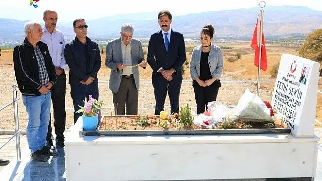 AK Parti Tunceli heyetinden, Şehit Sekin'in kabrine ziyaret