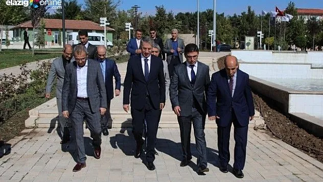Başkan Yanılmaz, Elazığ'a Yatırıma Gelen İşadamları ile Birarada