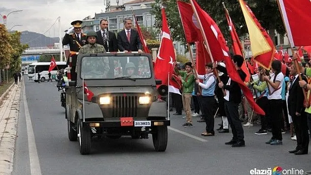 Cumhuriyet'in 94. yılı Elazığ'da coşkuyla kutlandı