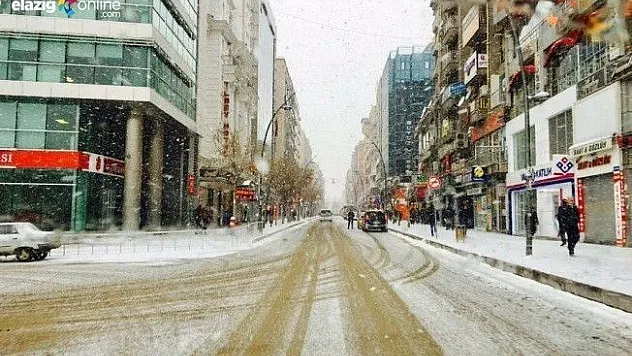 Elazığ'a Yılın İlk Karı Düştü!