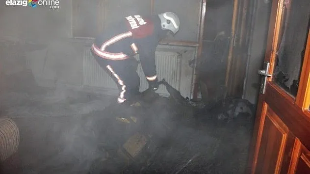 Elazığ'da Öğrenci Evi Cayır Cayır Yandı!