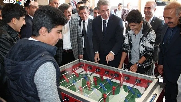 Elazığ'da 'Genç Yaşam Merkezi' açıldı