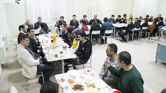 Kaymakam Kazez, sağlıkçılarla biraraya geldi