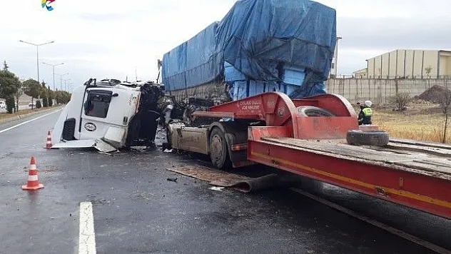 Tırın Kabini Paramparça Oldu!