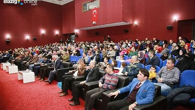 Elazığ'da 'Şehitler Gecesi' programına yoğun ilgi