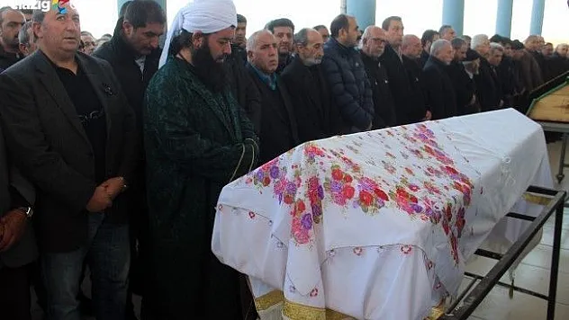 İzmir'de ki Patlamada Ölen Kadın, Sivrice'de Son Yolculuğuna Uğurlandı!