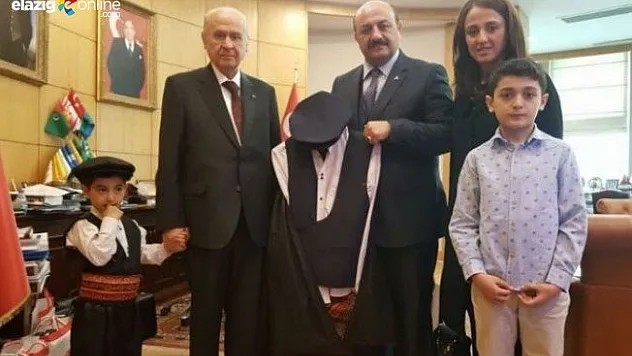 Minik adaşından Bahçeli'ye yöresel hediye!