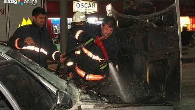 Seyir halindeki otomobil yandı