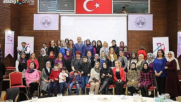 YANILMAZ, &quotToplumu inşa eden kadındır&quot