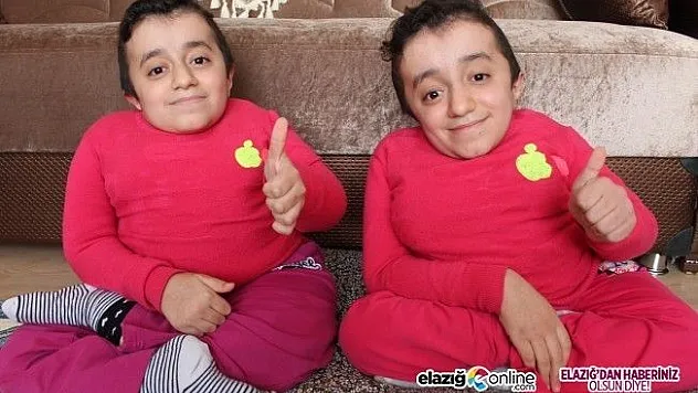 'Cam kemik' ikizlerinin tek isteği arkadaşlarıyla oynamak
