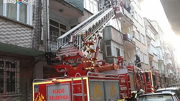 Elazığ'da teras katında yangın