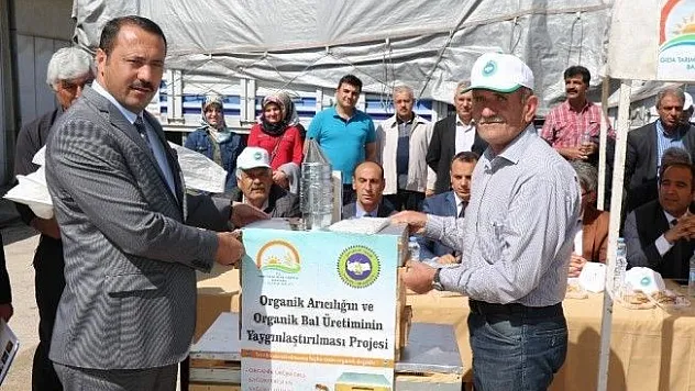 Elazığ'da 400 organik kovan dağıtıldı