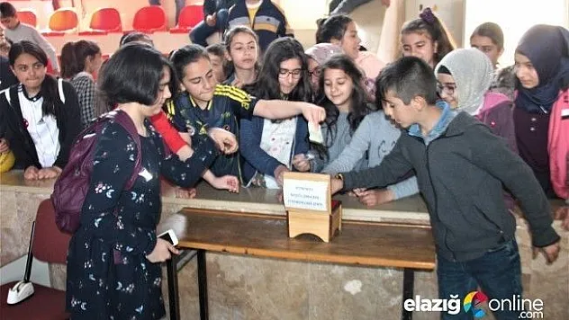 Elazığlı Minikler Harçlıklarını TSK'ya bağışladı!