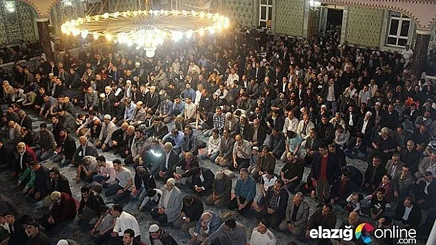 Miraç Kandili'nde camiler doldu taştı