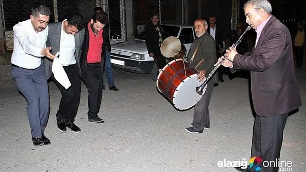 3 günlük yasın ardından davul ve klarnetle sesiyle uyandılar