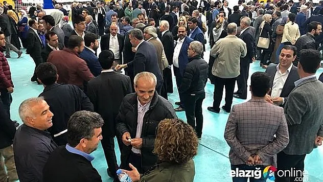 AK Parti'de temayül yoklaması yoğun ilgiyle yapıldı