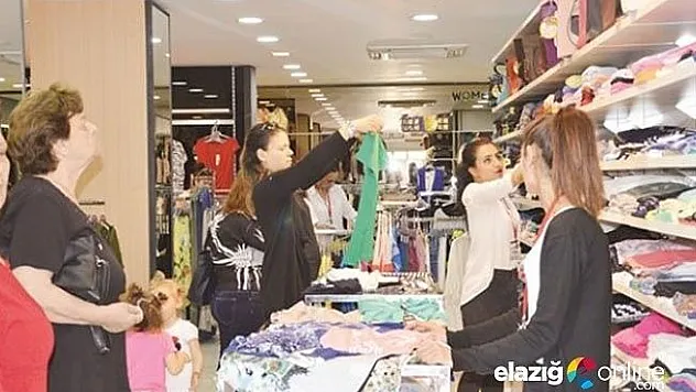 Anneler günü esnafın yüzünü güldürdü