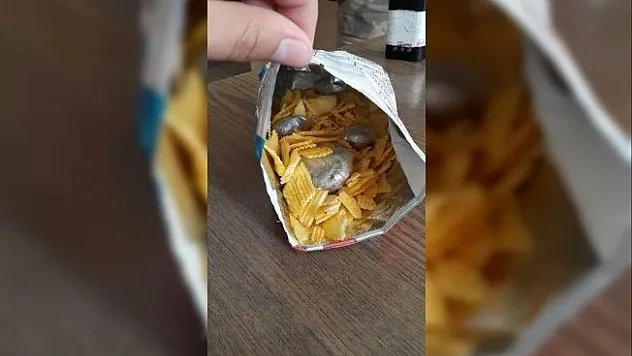 Cips poşetinden uyuşturucu çıktı