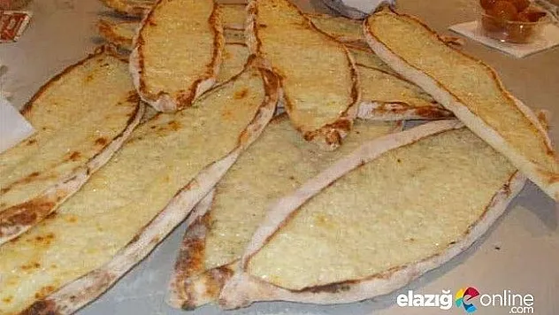 Elazığ'ın geleneksel lezzeti peynirli ekmek satışları arttı