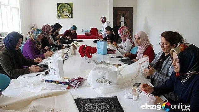 Hem geleneklerini yaşatıyorlar, Hem ekonomilerine katkı sağlıyorlar