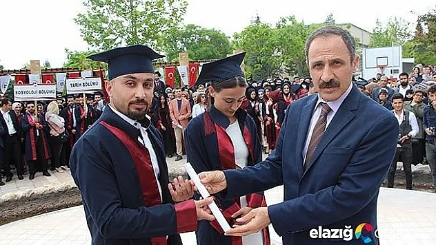 İnsani ve Sosyal Bilimler Fakültesinde 43. mezuniyet töreni