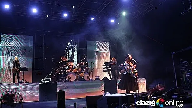 Şebnem Ferah ve Doğukan Manço Elazığ'da sahne aldı