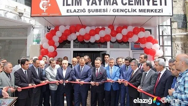 Vali Gakgo, Kız Öğrencileri Unutmadı