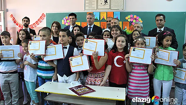 128 bin öğrenci karne heyecanı yaşadı