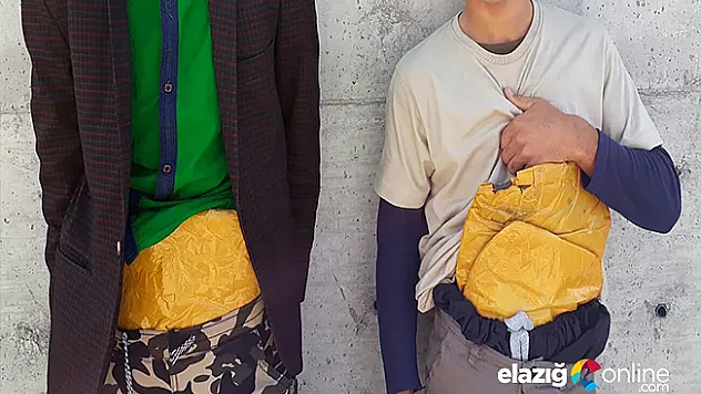 Afganlı 2 şüpheli beline sardığı esrarla yakalandı