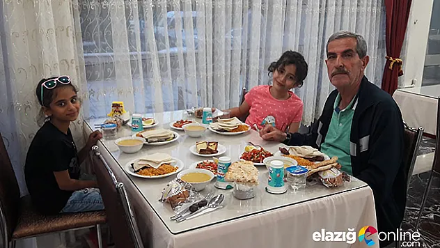 Çocuklar, huzurevi sakinleriyle buluştu