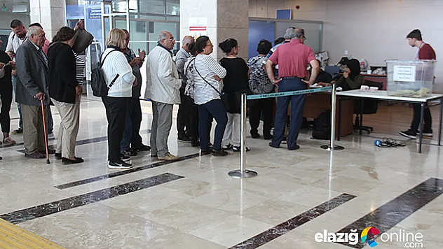 Gurbetçiler oy kullanmaya devam ediyor