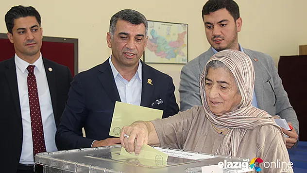 Gürsel EROL, oyunu annesiyle birlikte kullandı