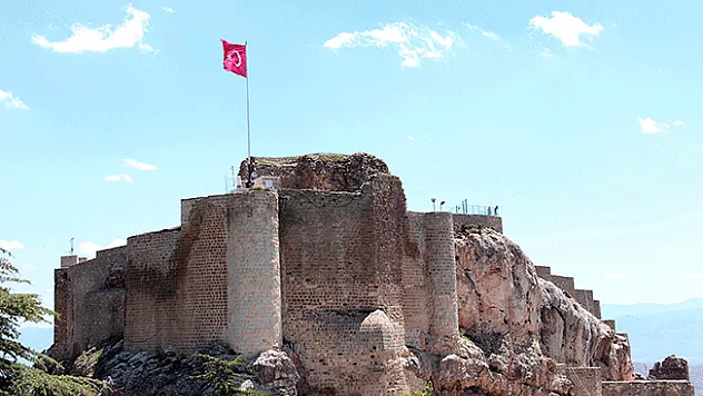 Harput Kalesi'nde restorasyon çalışmaları