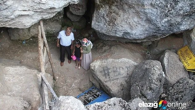 Elazığ'da Serinlemek İsteyen 'Buzluk Mağarası'na Koştu!