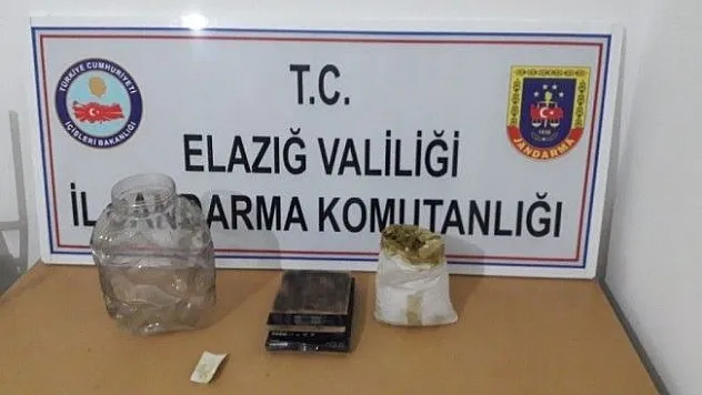Elazığ'da 2 şüpheli toz esrarla yakalandı