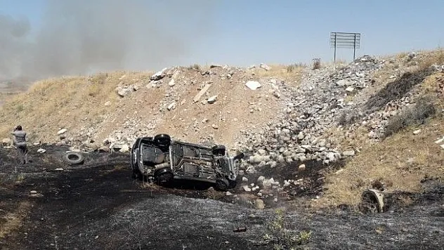 Kazada yanan otomobilde yaralanan şahıs hayatını kaybetti