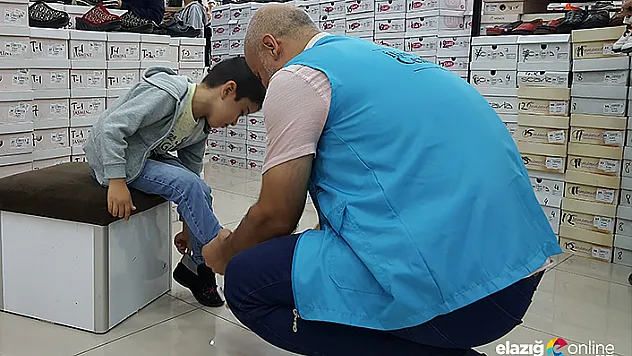 470 çocuğa ayakkabı hediye edildi