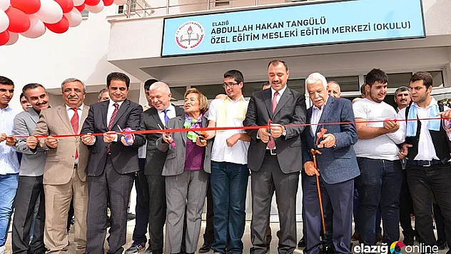 Elazığ'da hayırsever ailenin desteğiyle yapılan okul açıldı