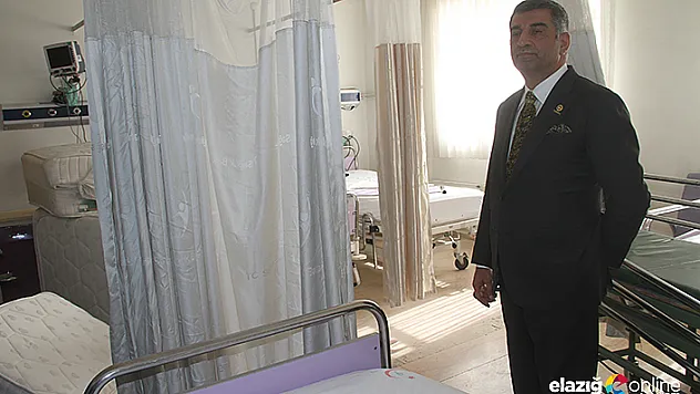 Gürsel Erol, içi boşaltılmaya başlanan hastanede inceleme yaptı