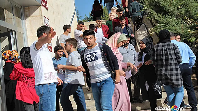 KPSS'ye giren binlerce aday ter döktü